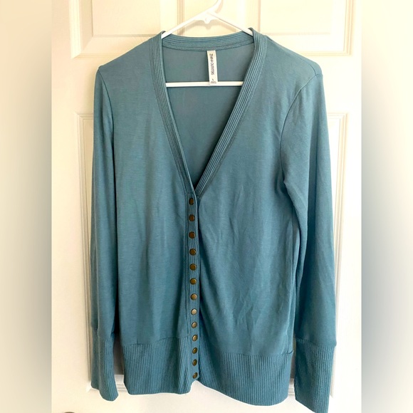 Large snap button cardigan- blue gray - Picture 1 of 5